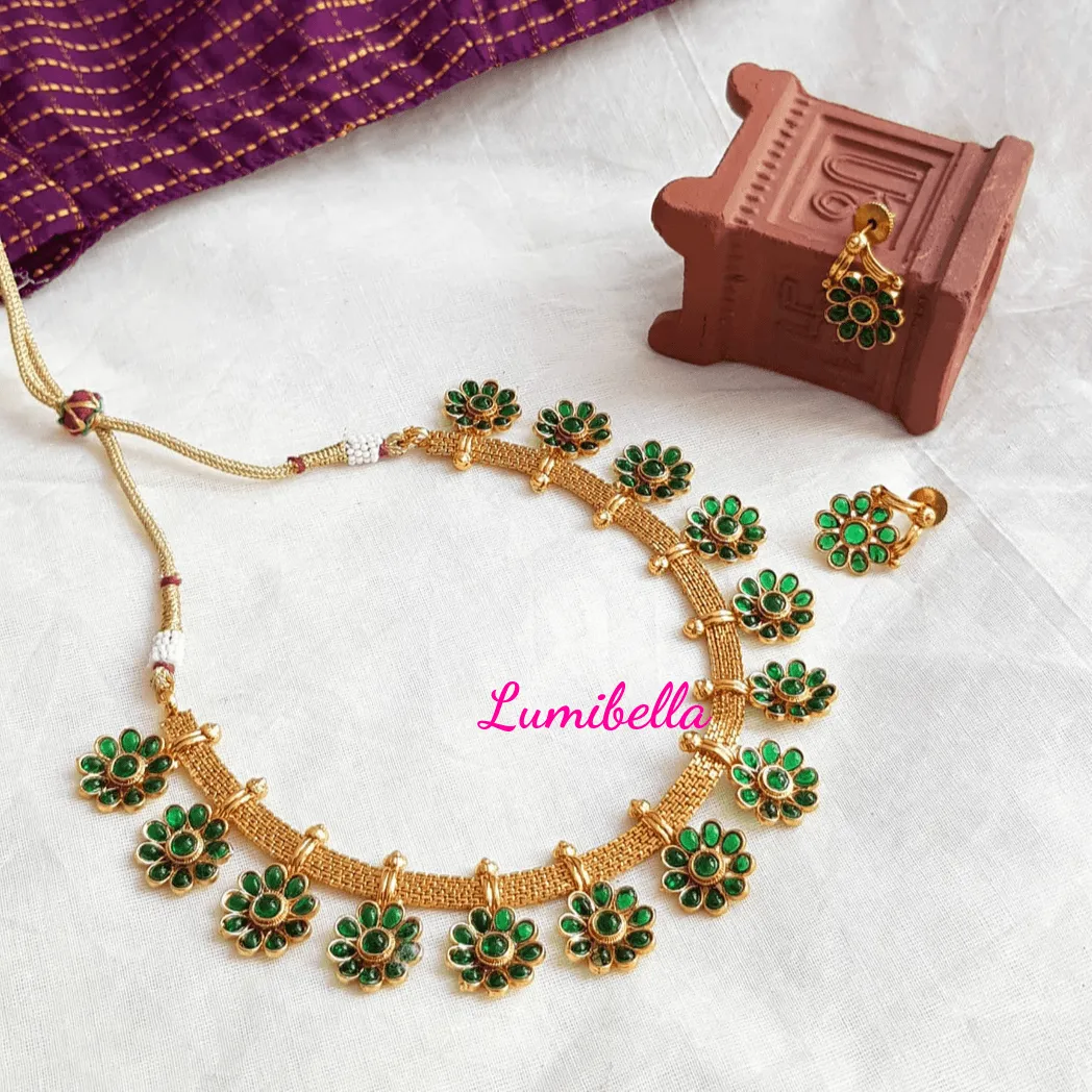 Antique Style Traditional Simple Neckset