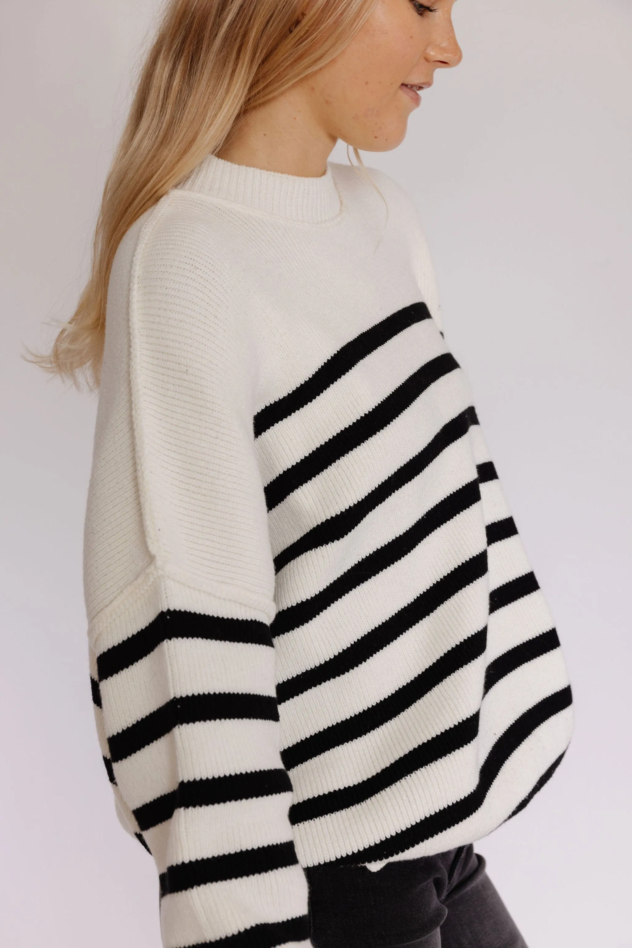 Dexter Sweater in White/Black