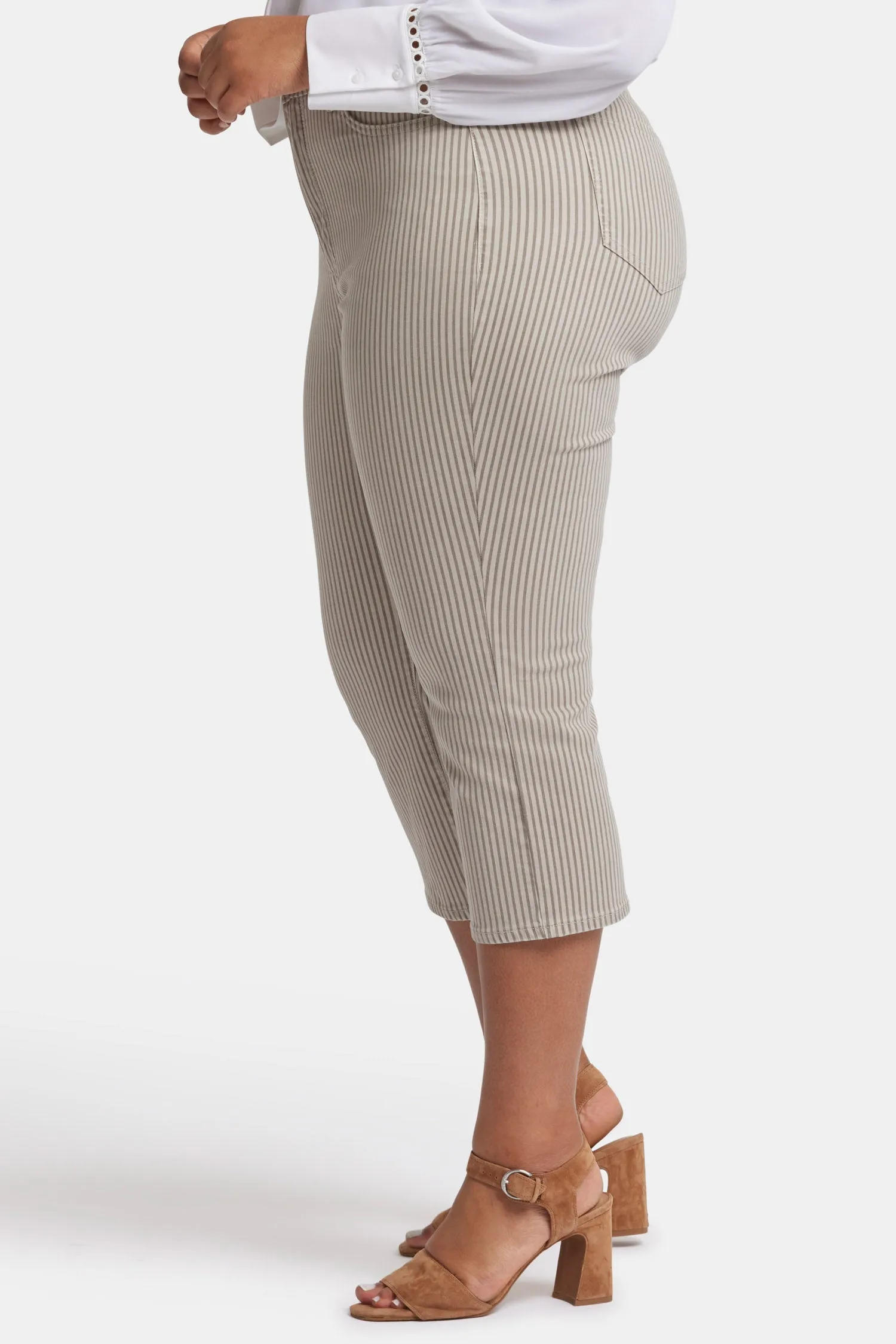 Joni Relaxed Capri Jeans In Plus Size - Sandbar Stripe