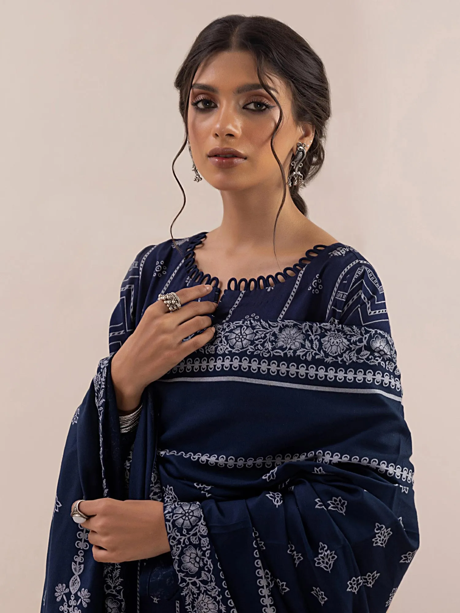 Lakhany Navy Unstitched Pashmina 3-Piece Suit (LG-AM-0050-A)