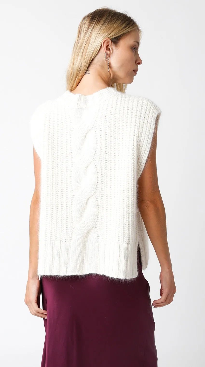 MOLLY SWEATER VEST IN CREAM