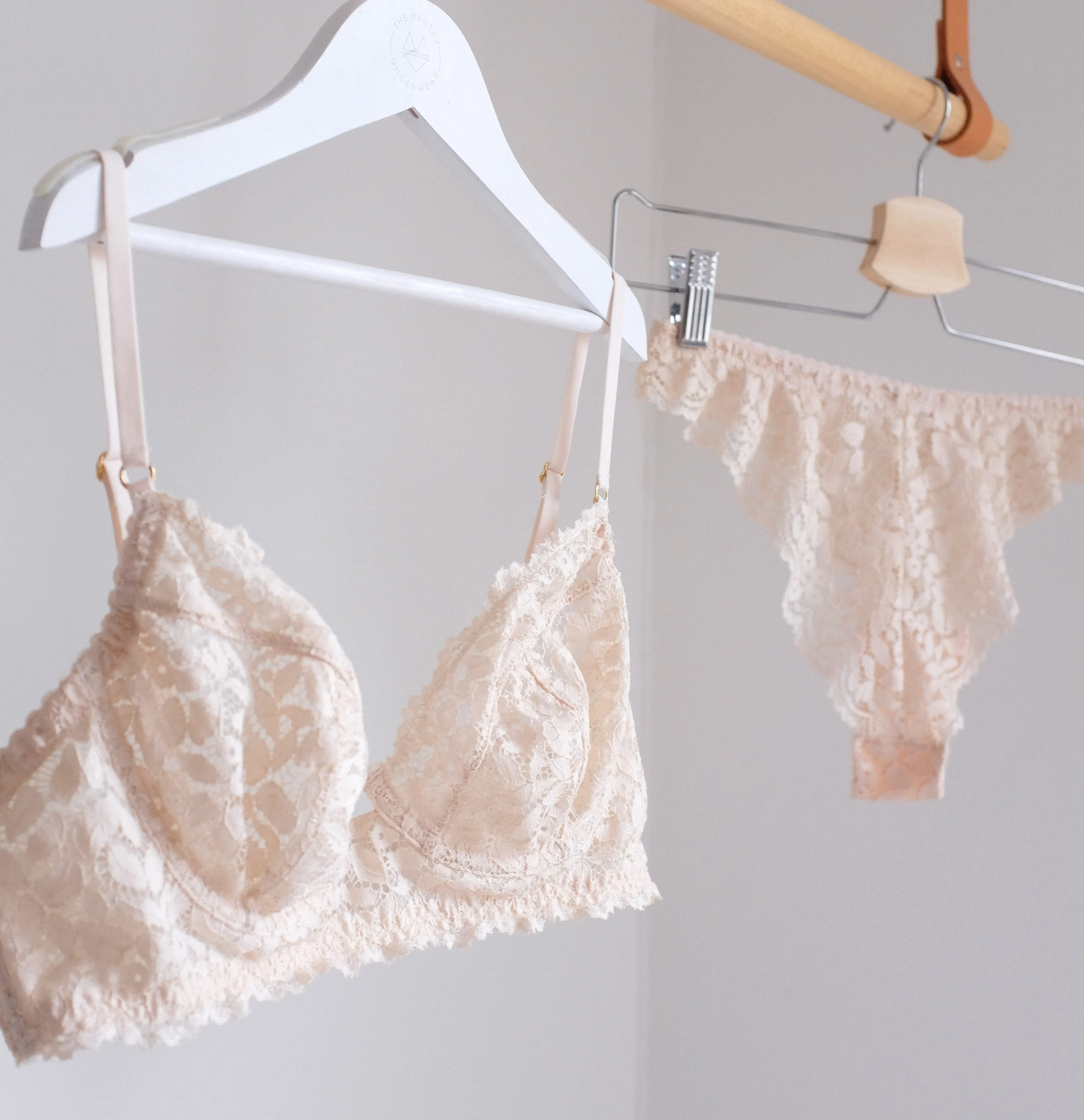 Retro lace brazilian [Ivory]