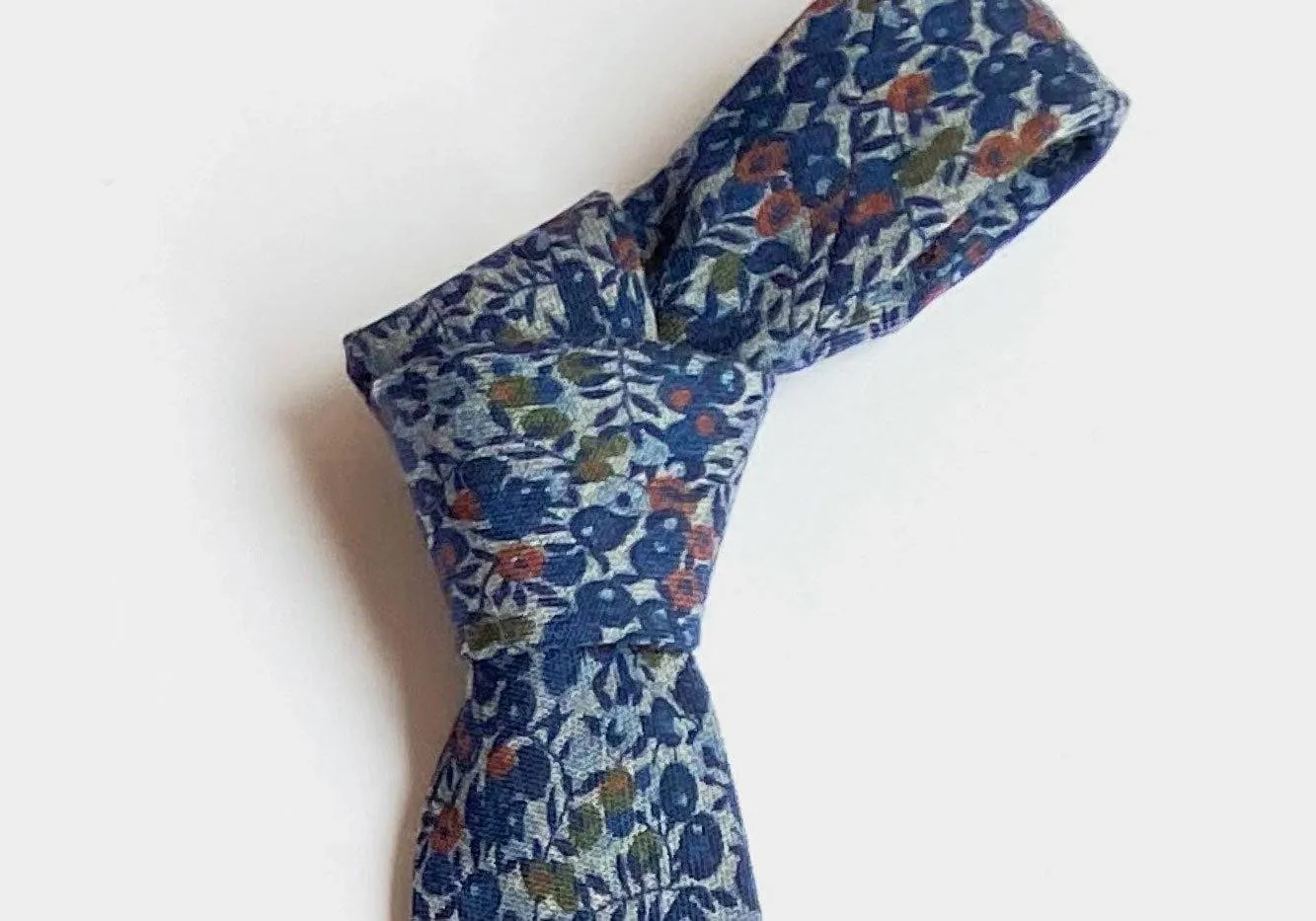 The Deep Blue Ellsworth Print Tie